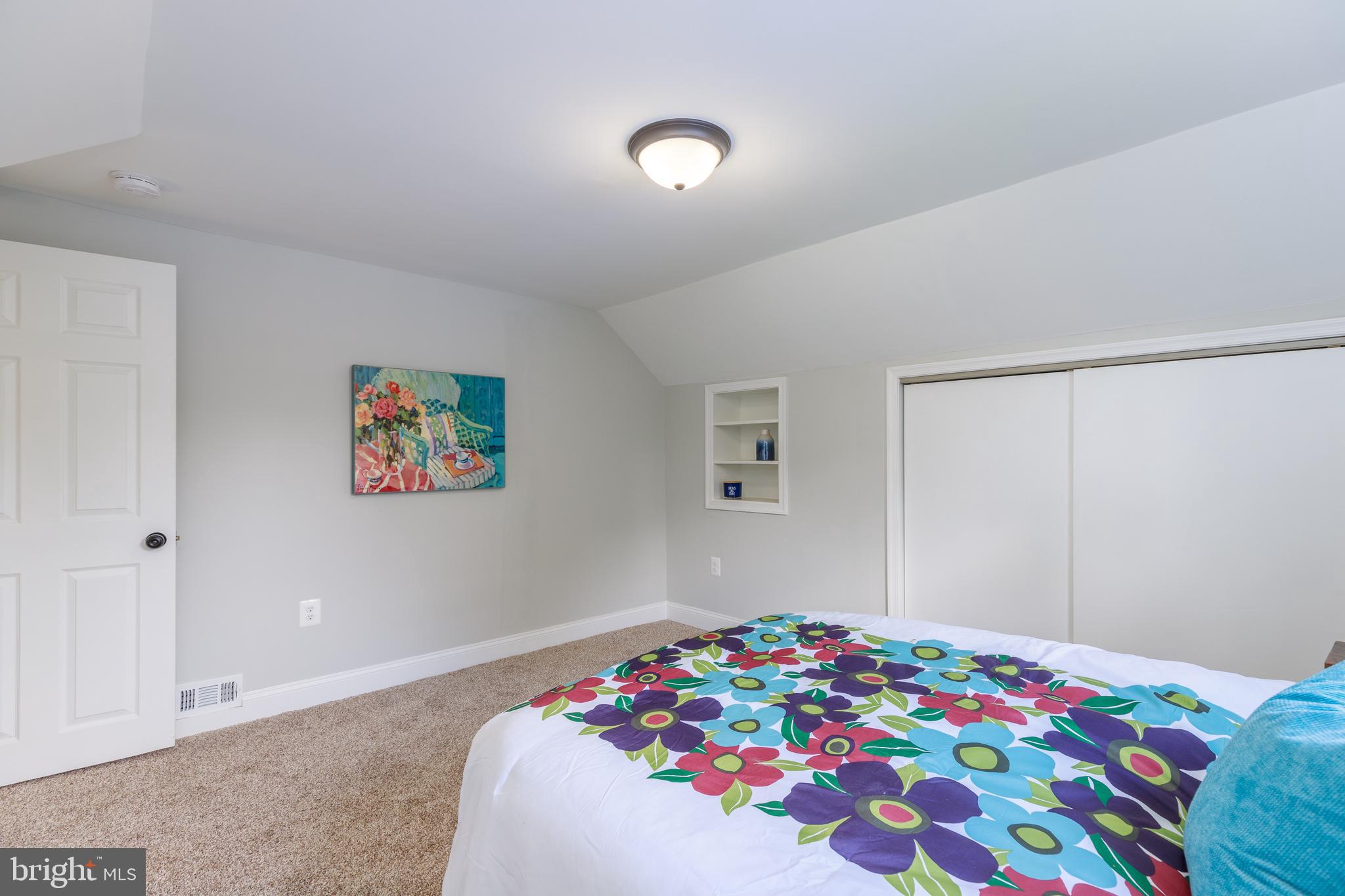 LAKE WALKER - Residential