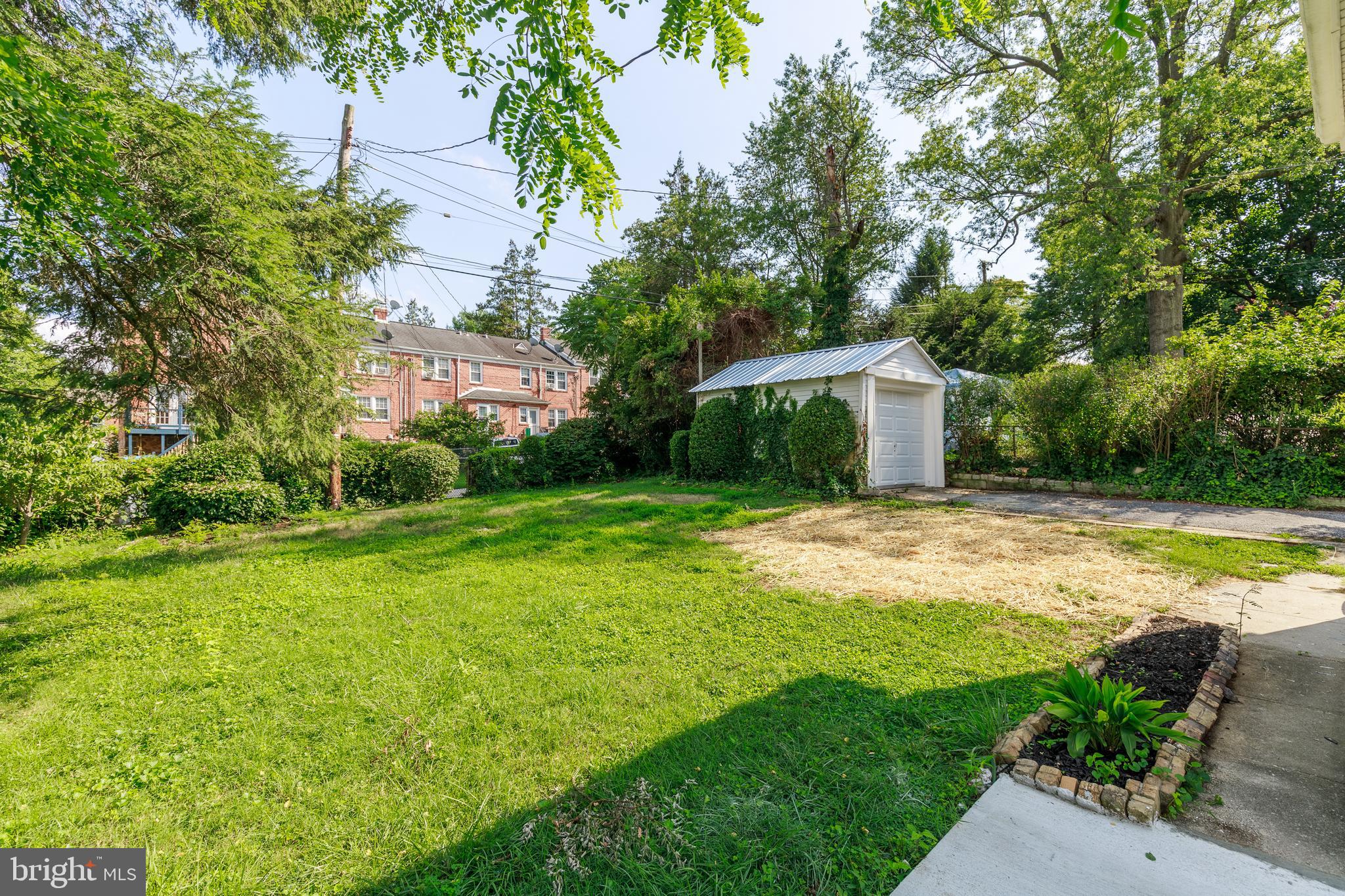 LAKE WALKER - Residential