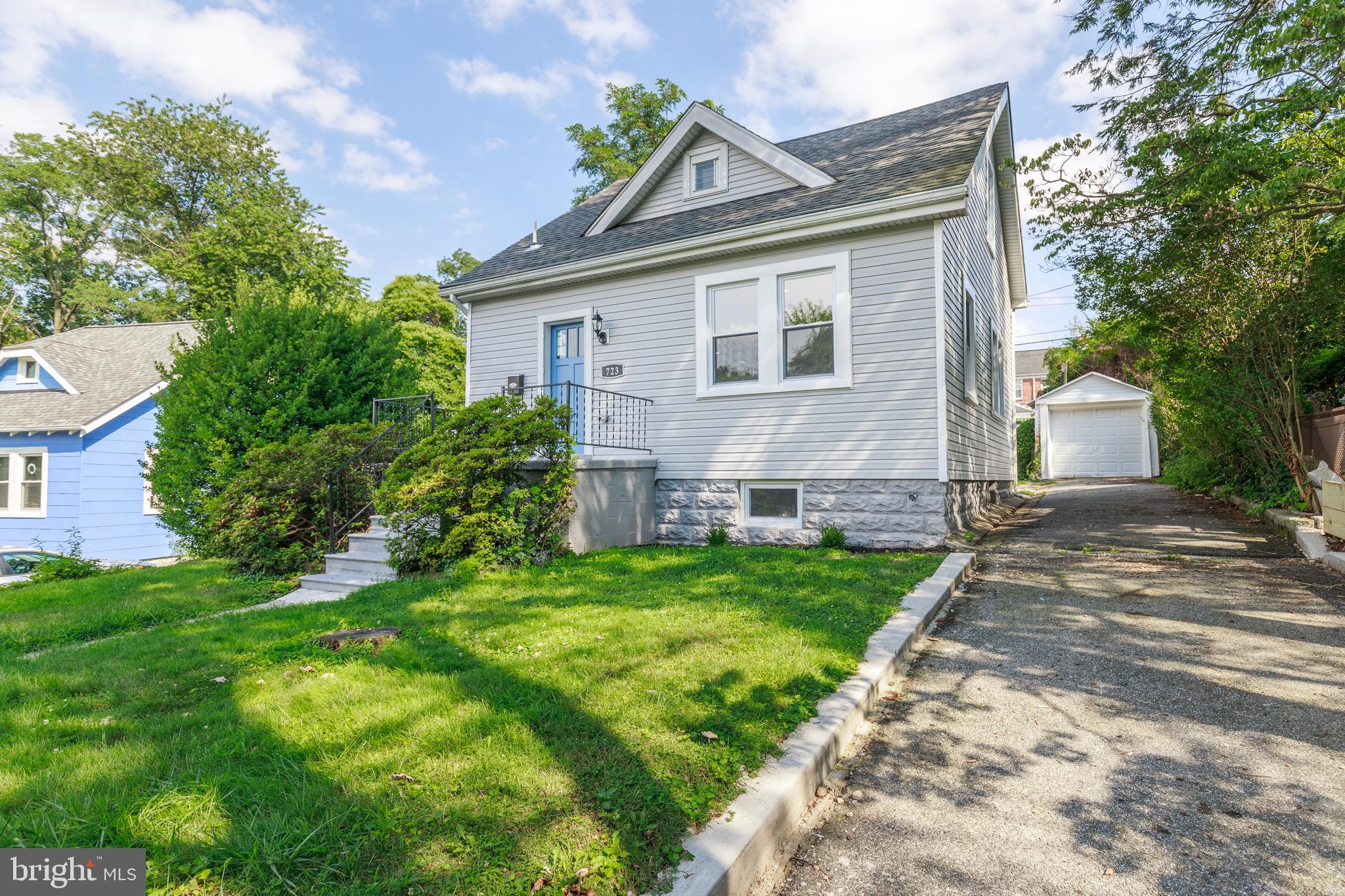 LAKE WALKER - Residential