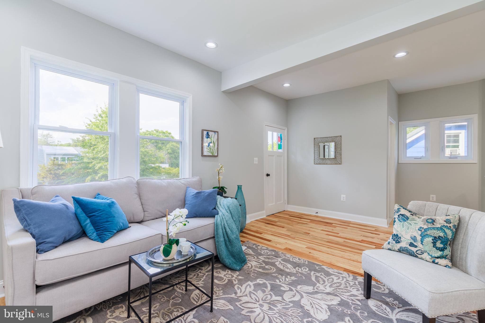 LAKE WALKER - Residential