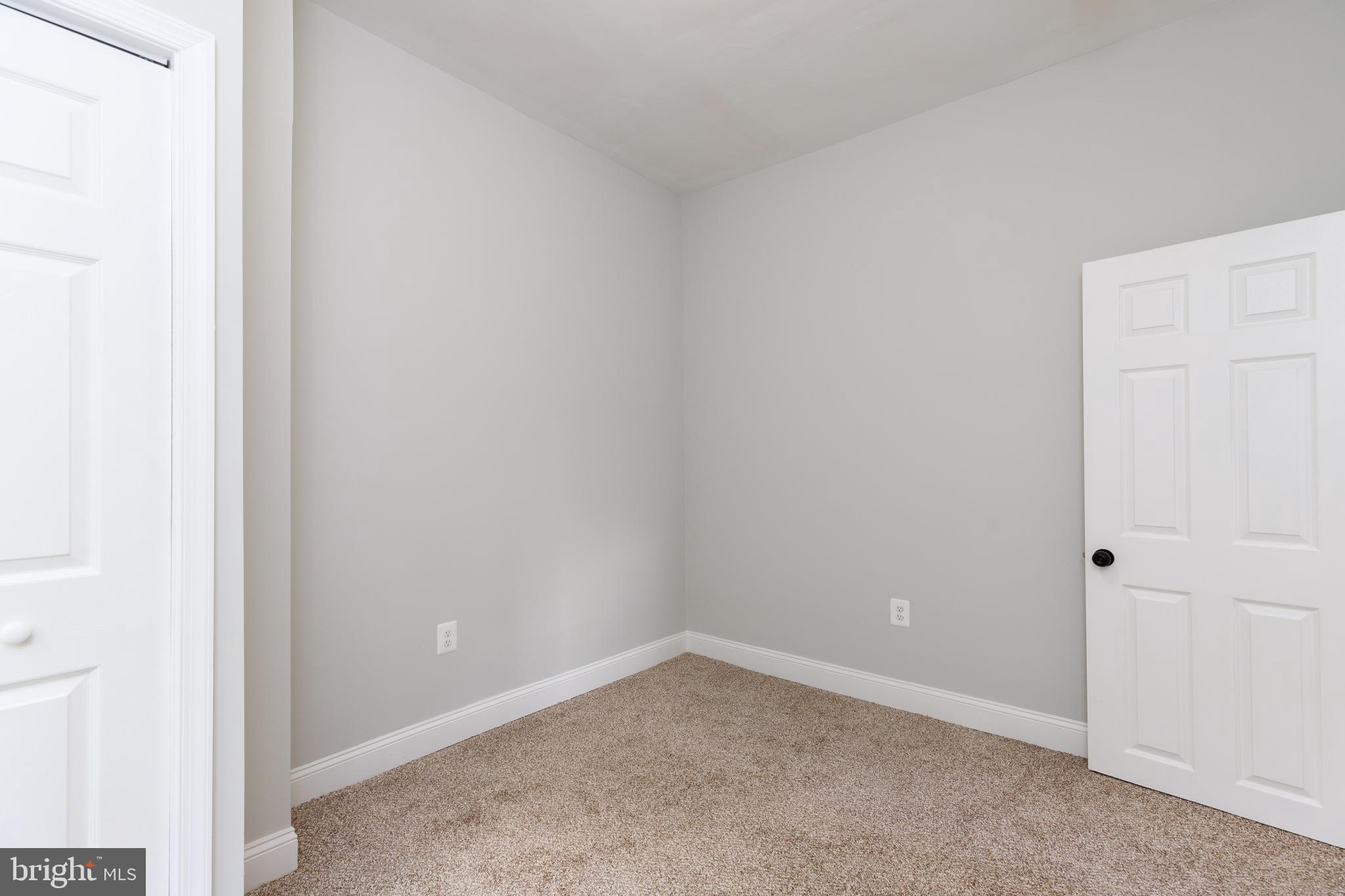 LAKE WALKER - Residential