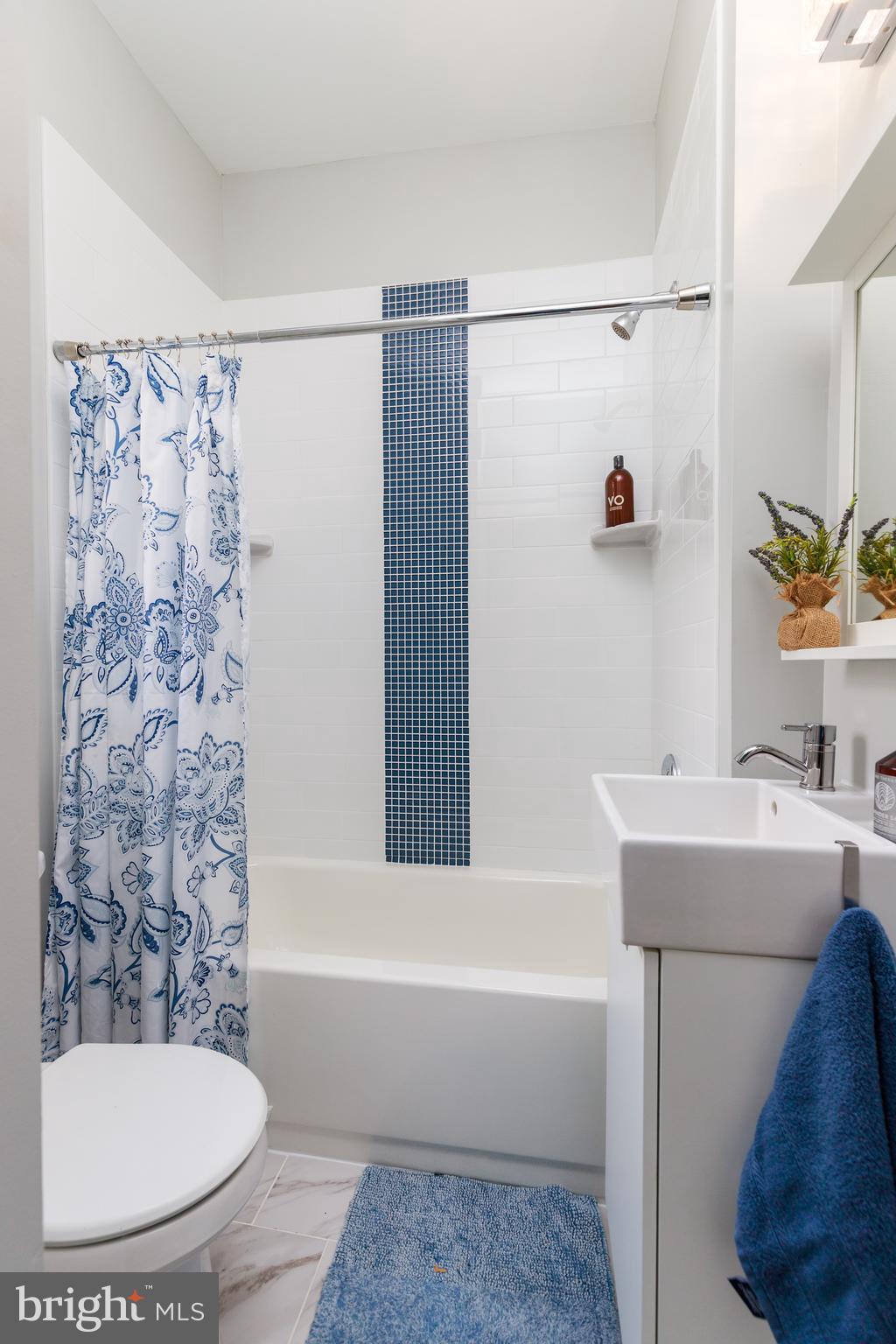 LAKE WALKER - Residential