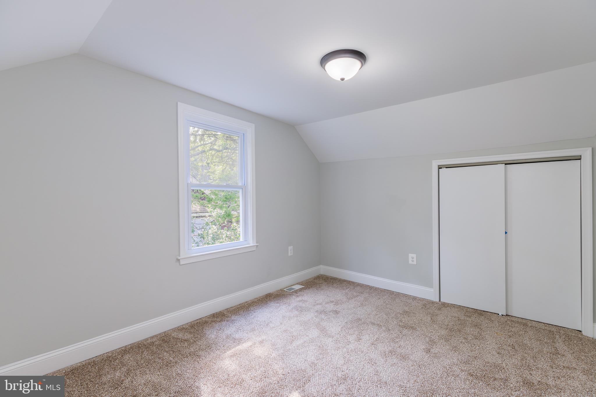 LAKE WALKER - Residential