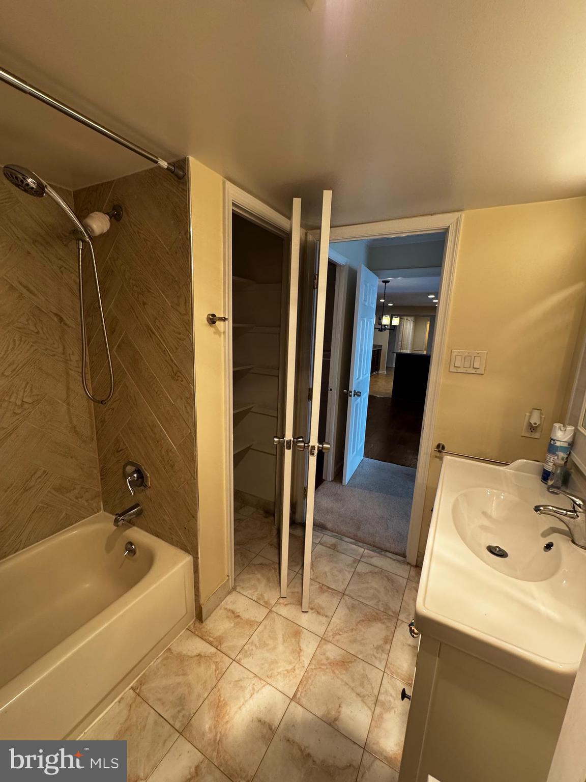 TEMPLETON - Residential Lease