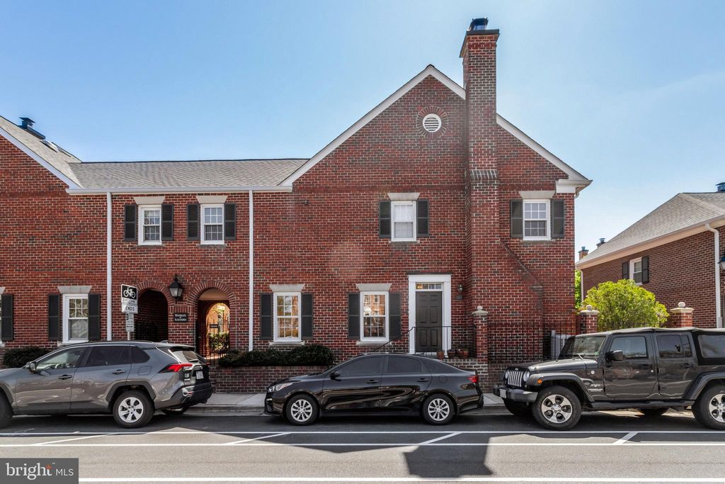 Photo of 402 Second Street, ALEXANDRIA, VA 22314 (MLS # VAAX2059086)