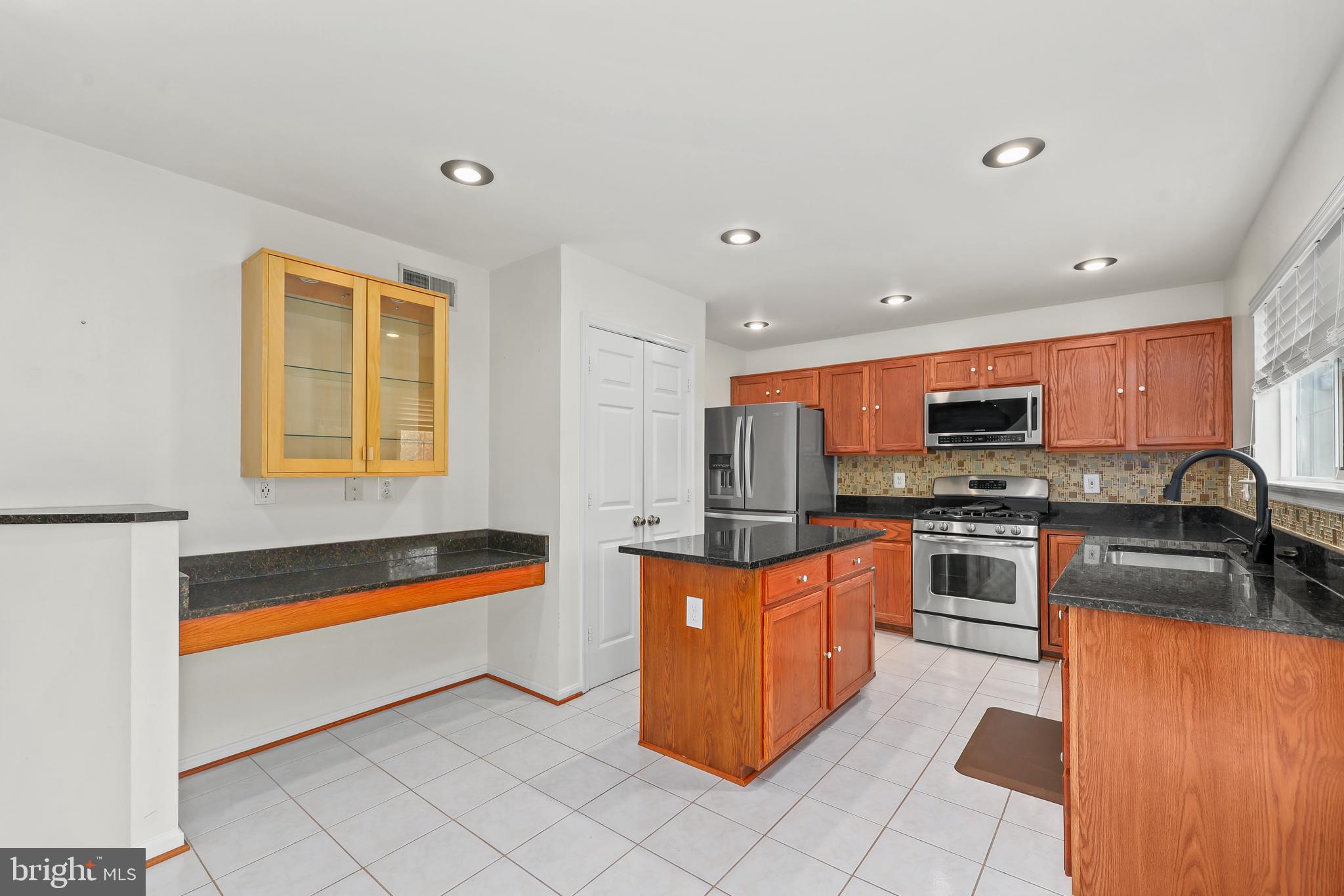 BLOOMS CROSSING - Residential