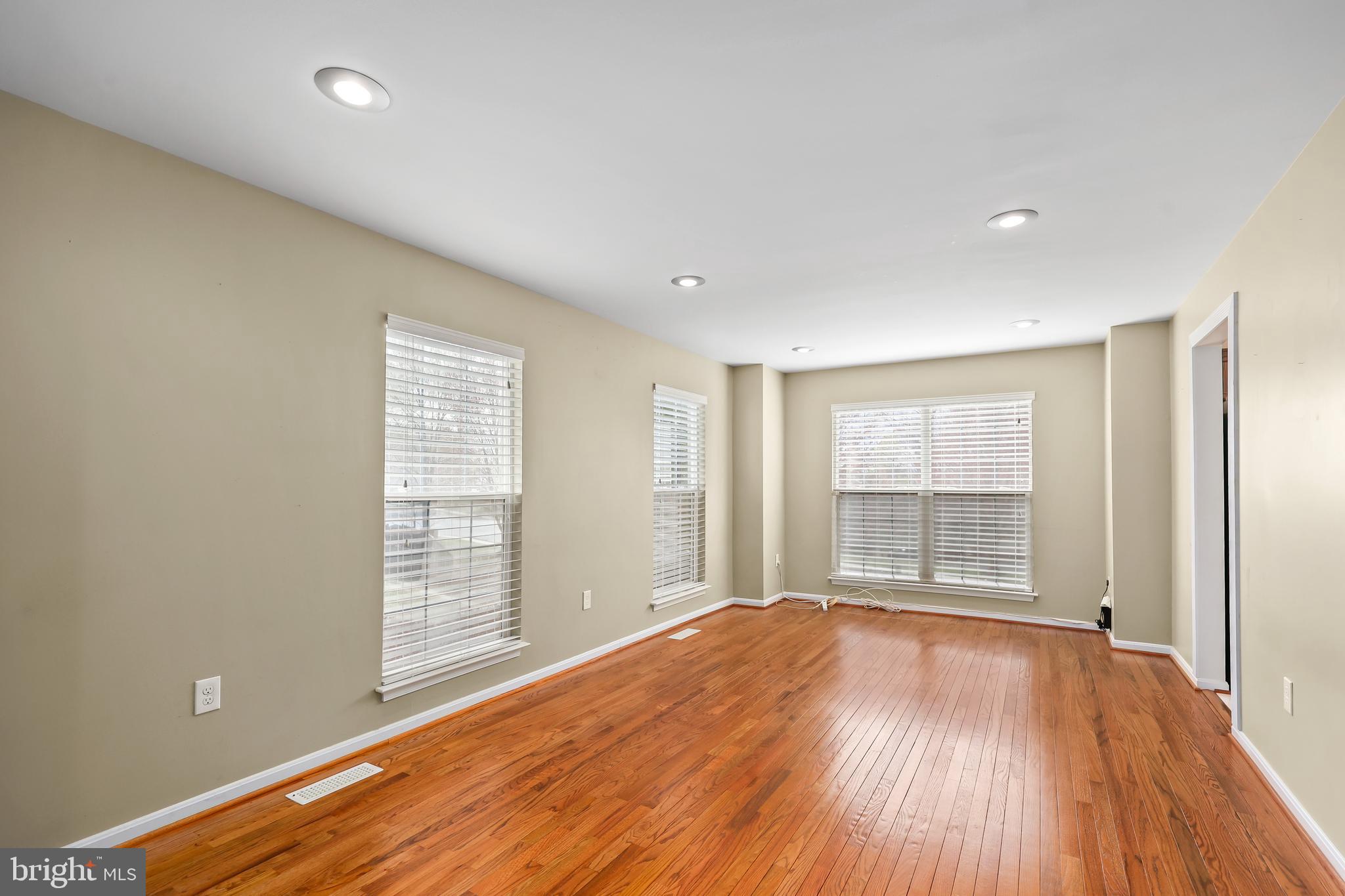 BLOOMS CROSSING - Residential