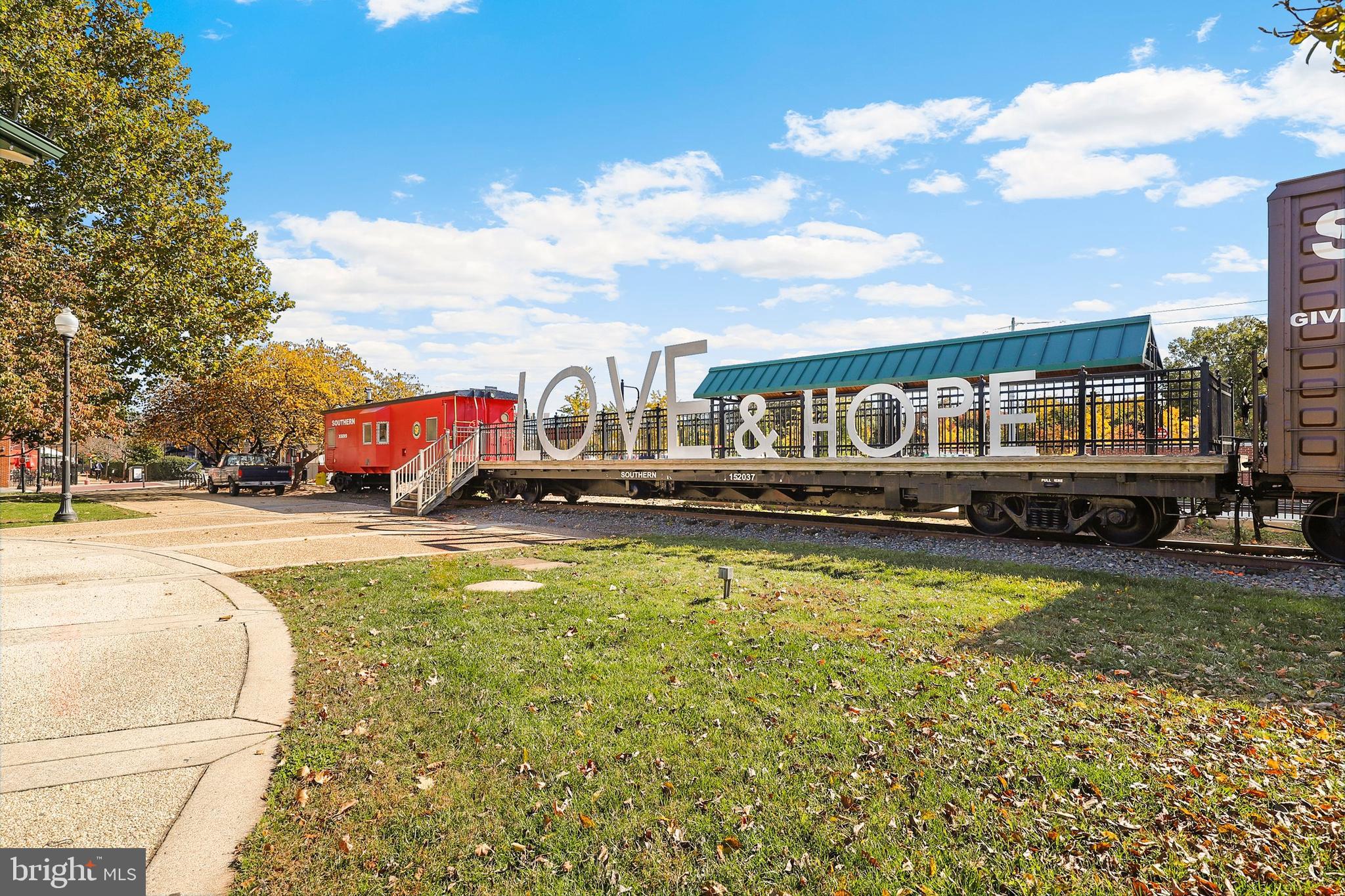 BLOOMS CROSSING - Residential