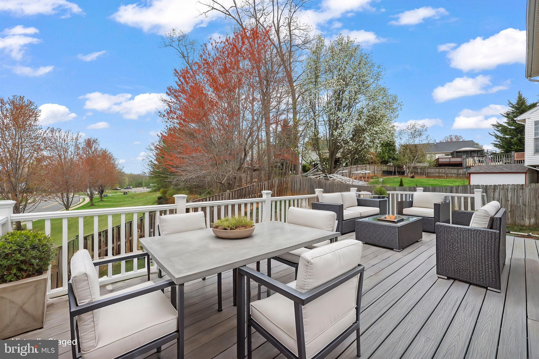 BLOOMS CROSSING - Residential