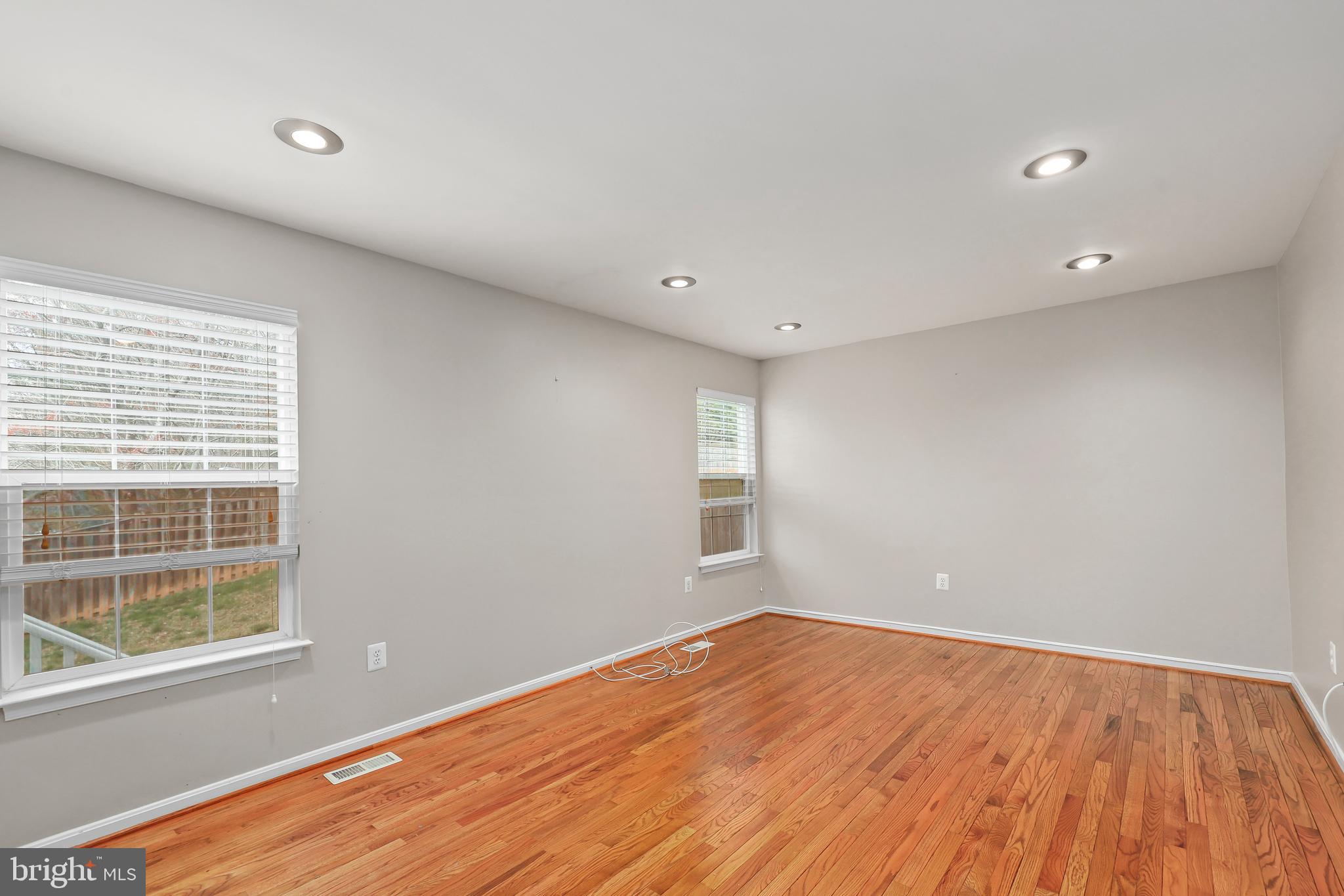 BLOOMS CROSSING - Residential