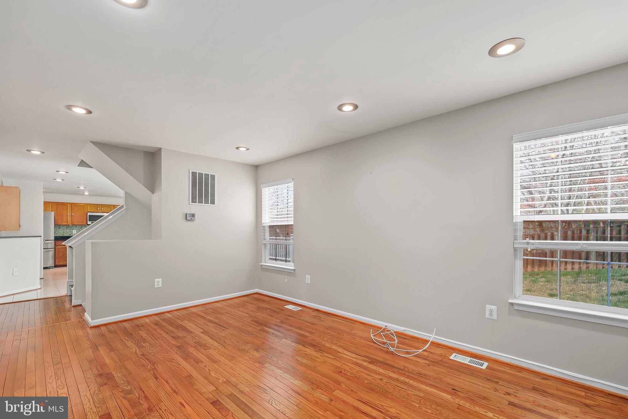 BLOOMS CROSSING - Residential