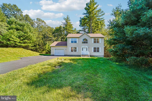 110 ESTATE DR, EAST STROUDSBURG, PA 18301 - Image dff48a3bdd19218c977f8cd7eacd25ee/2397320167