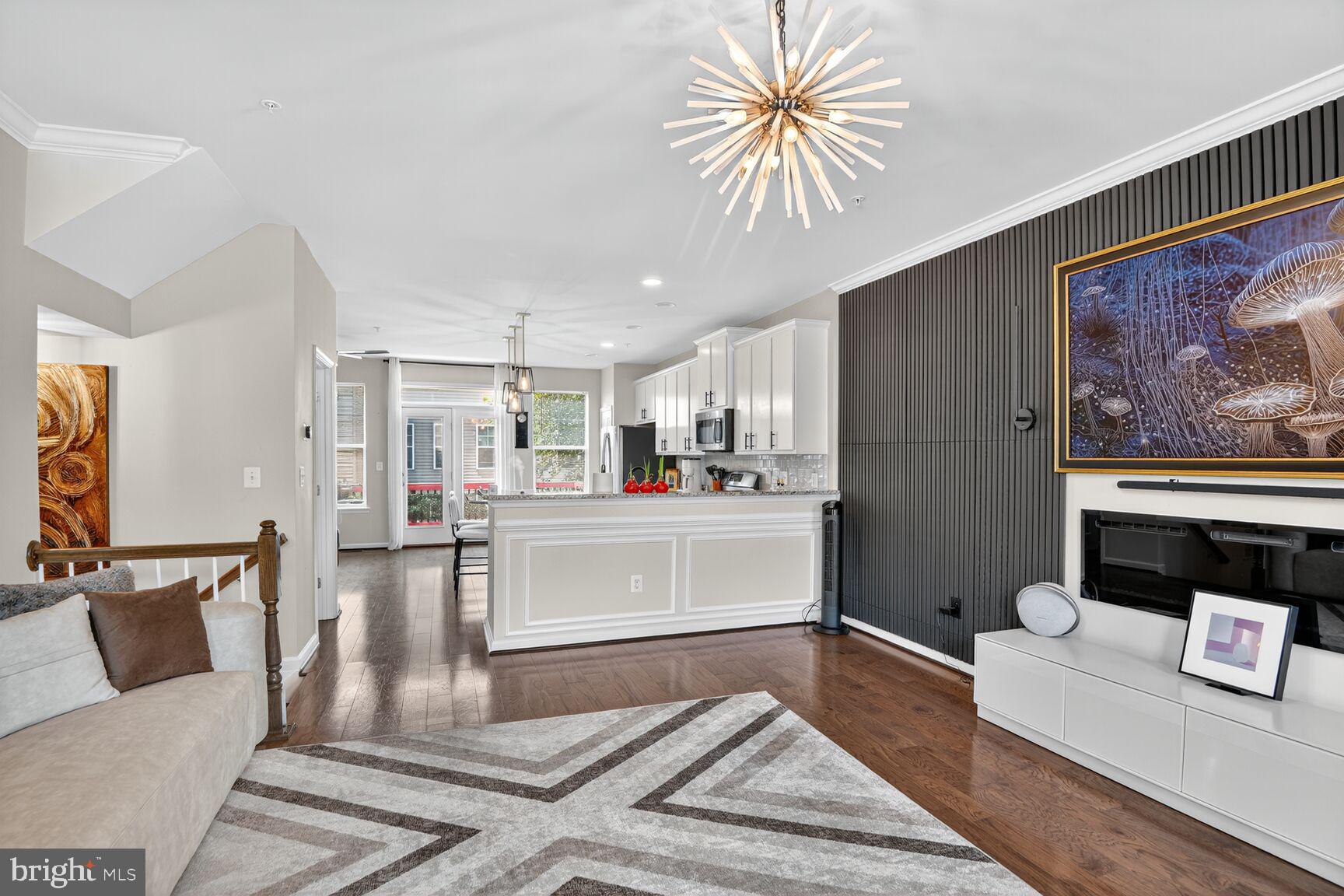 7808 FIVE OAKS COURT