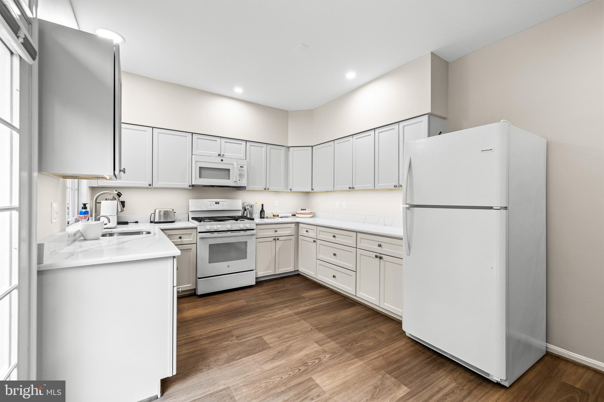 MAYS CHAPEL VILLAGE - Residential