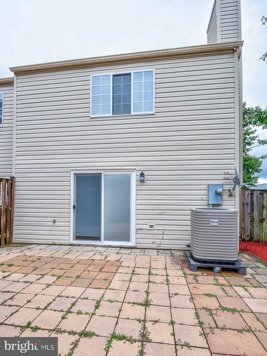 HERITAGE ESTATES - Residential Lease