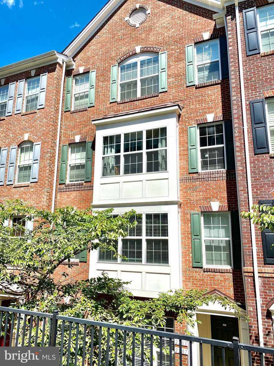 Best home at the best price! Beautiful townhouse- style condo located in the gated Potomac Club community. Oversized master BR w/spa-like Bathroom & walk-in closets, one car Garage, This home features Hardwood Floors, Stainless Steel Appliances, Gas Stove and Granite Countertops.  Host your party at the beautiful Community recreation center that has excellent amenities include indoor & outdoor swimming pool, fitness center, rock climbing wall... Walking distance to Wegmans & Potomac Town Center, Sentara hospital. Short driving distance to I95, VRE station, community lot, Potomac Mill mall, Quantico, Fort Belvoir...