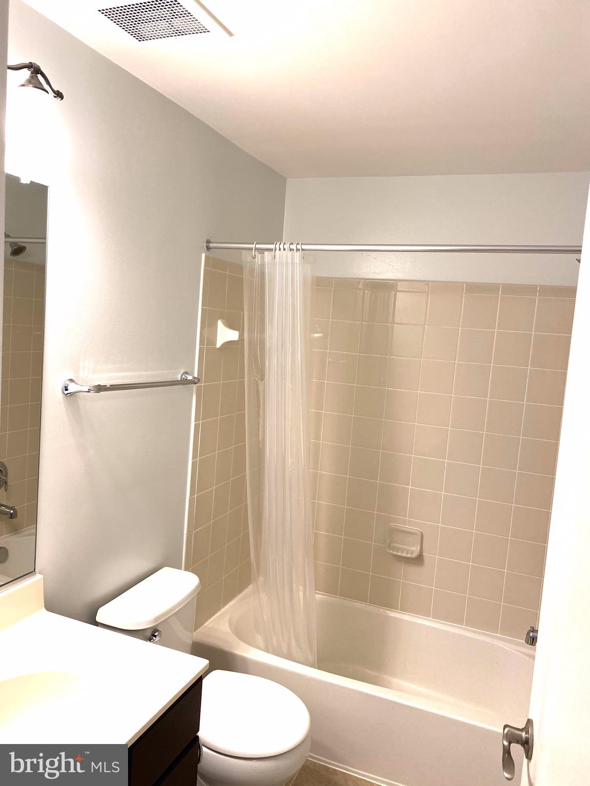 POTOMAC CLUB - Residential Lease