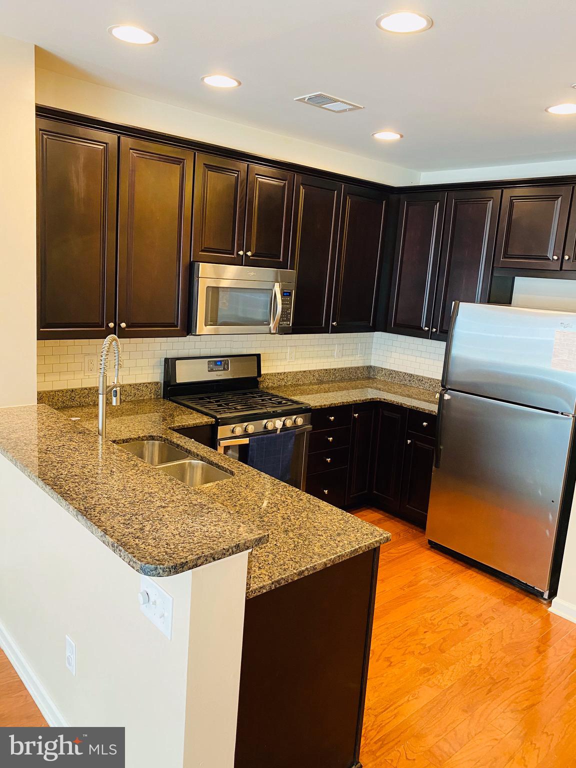 POTOMAC CLUB - Residential Lease