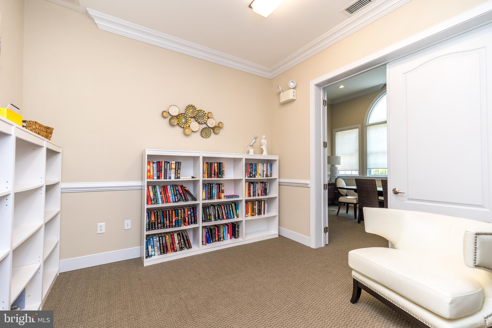 MERIDIAN VALLEY SQ - Residential