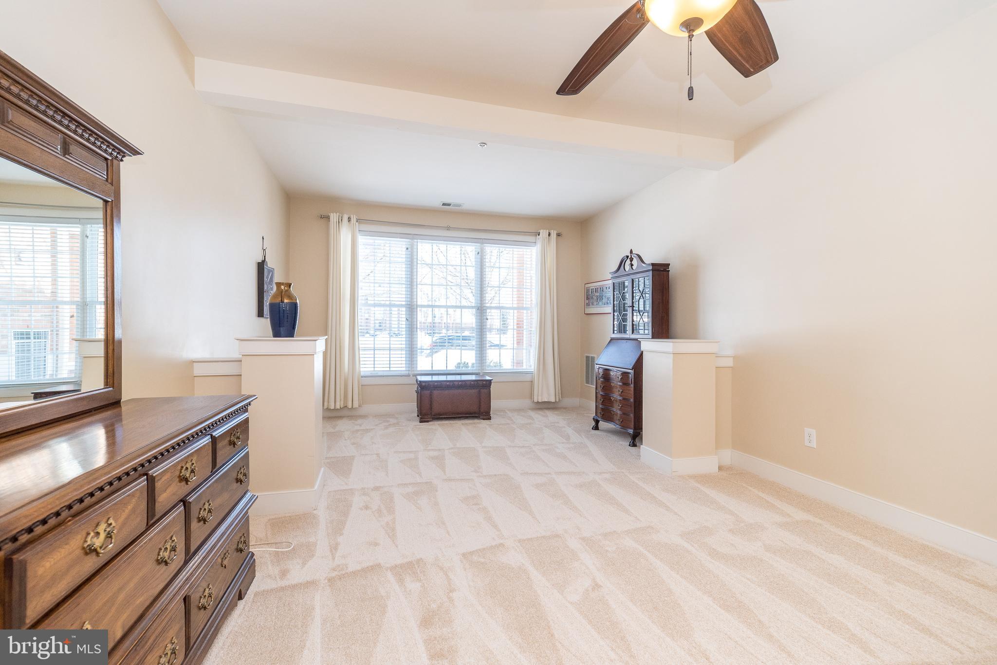 MERIDIAN VALLEY SQ - Residential