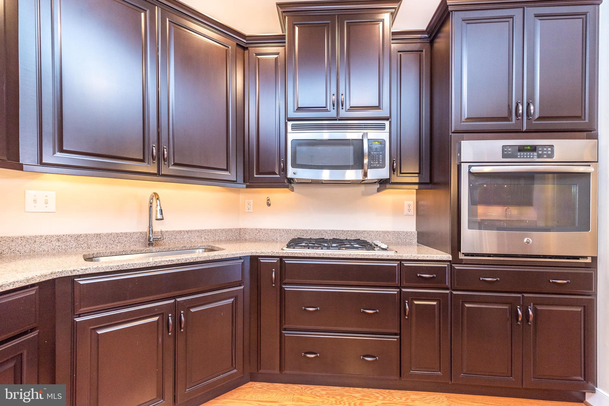 MERIDIAN VALLEY SQ - Residential