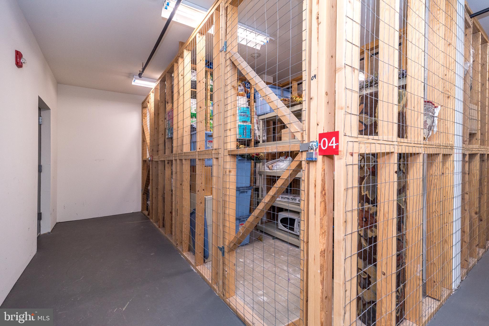 MERIDIAN VALLEY SQ - Residential