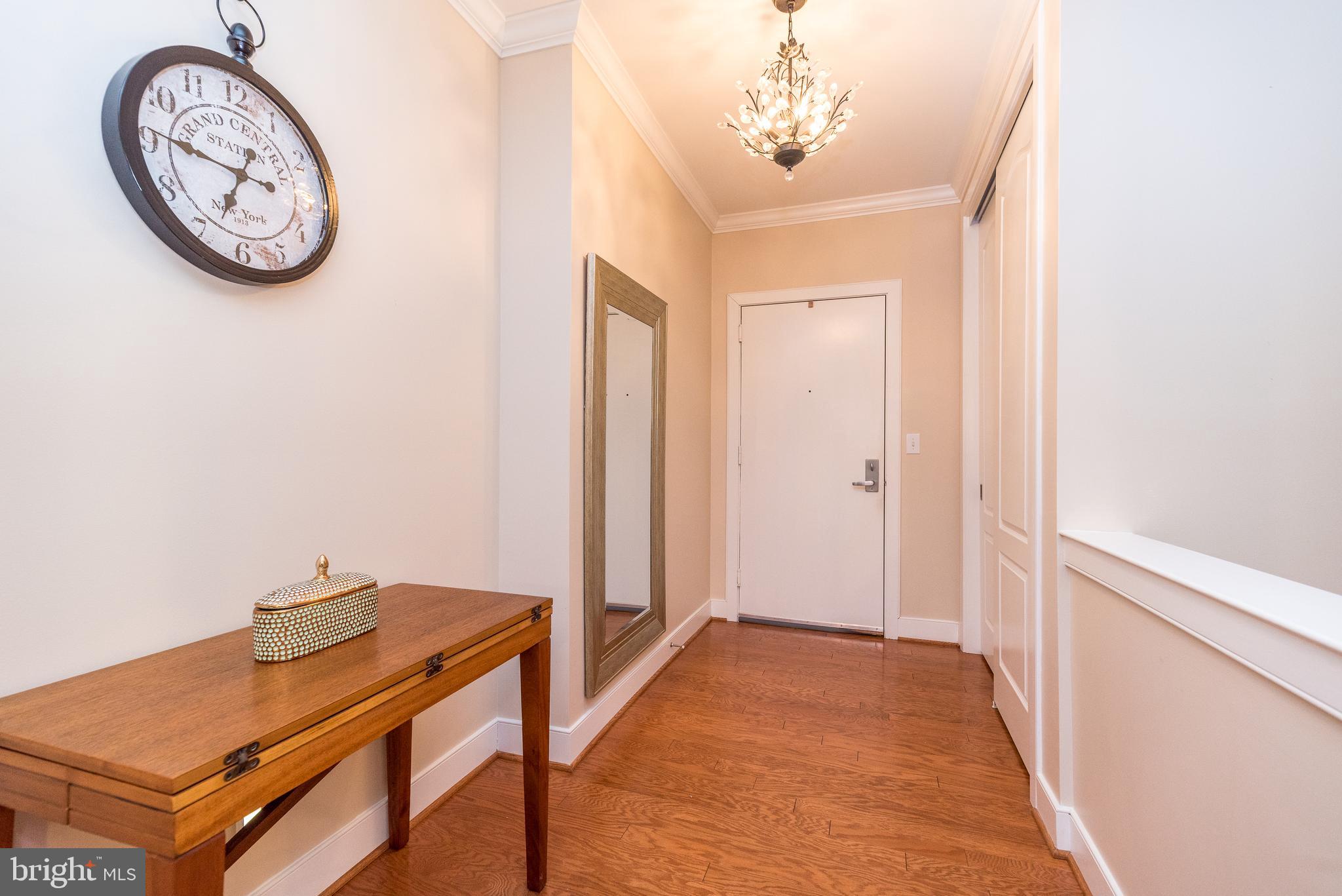 MERIDIAN VALLEY SQ - Residential