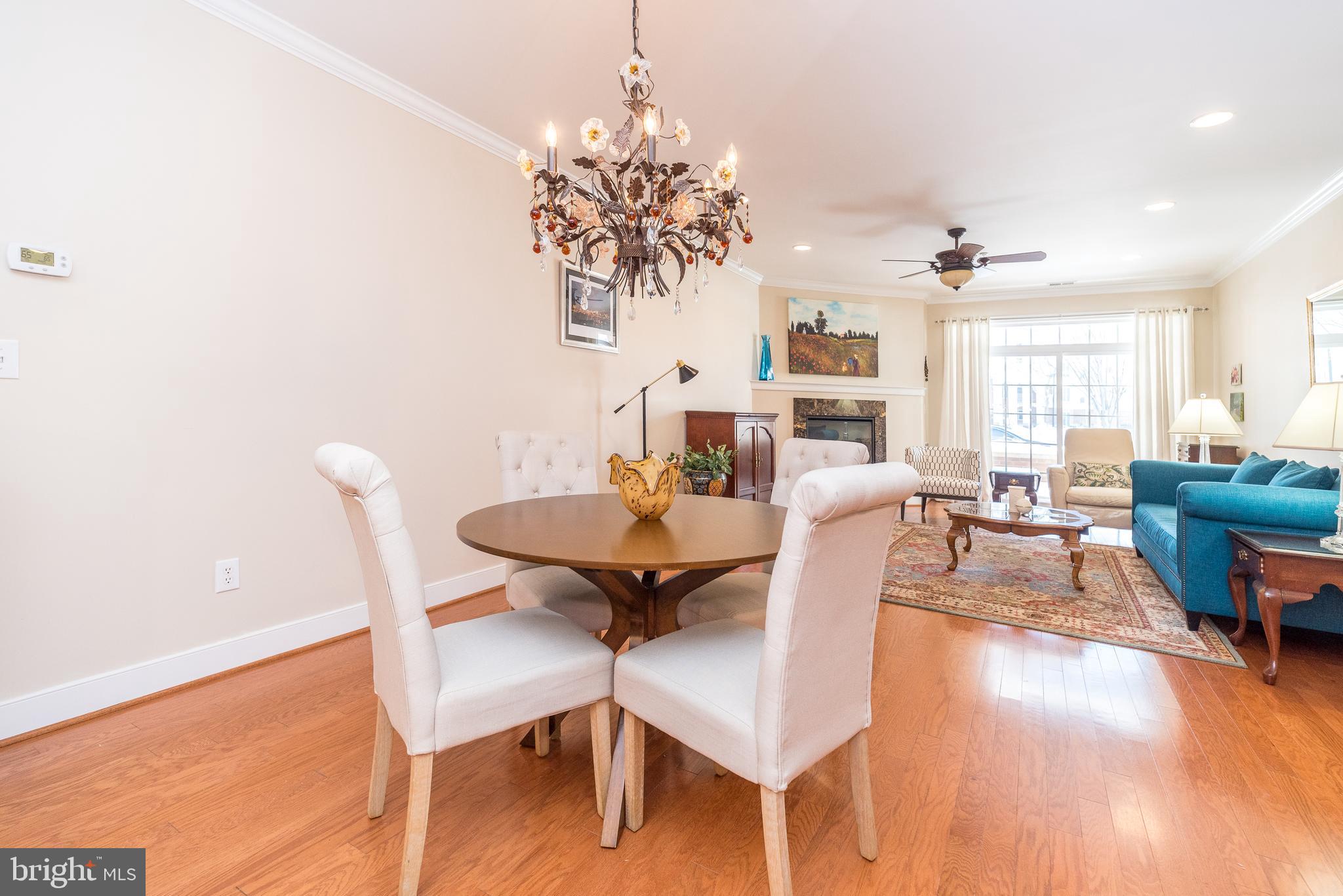 MERIDIAN VALLEY SQ - Residential