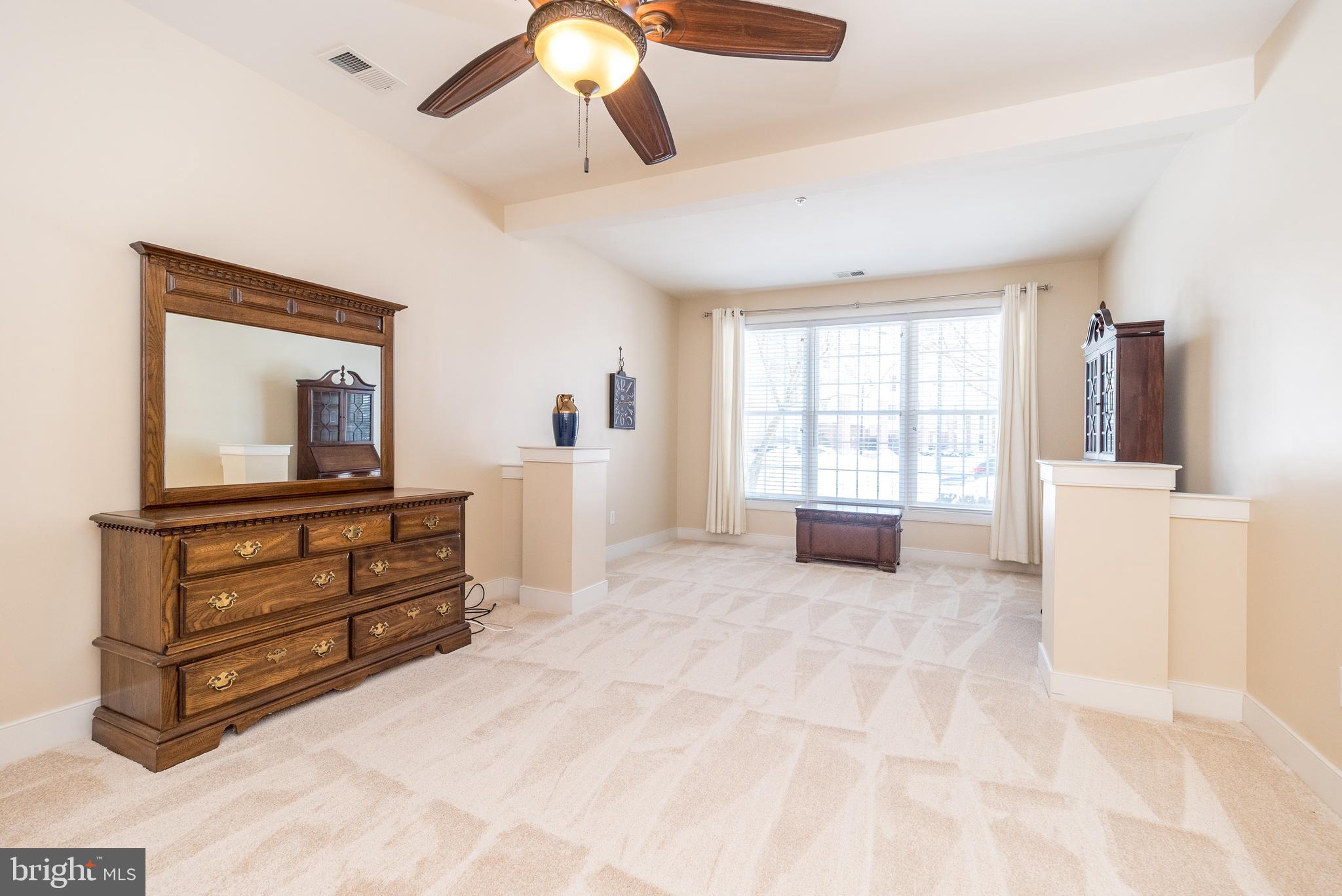 MERIDIAN VALLEY SQ - Residential