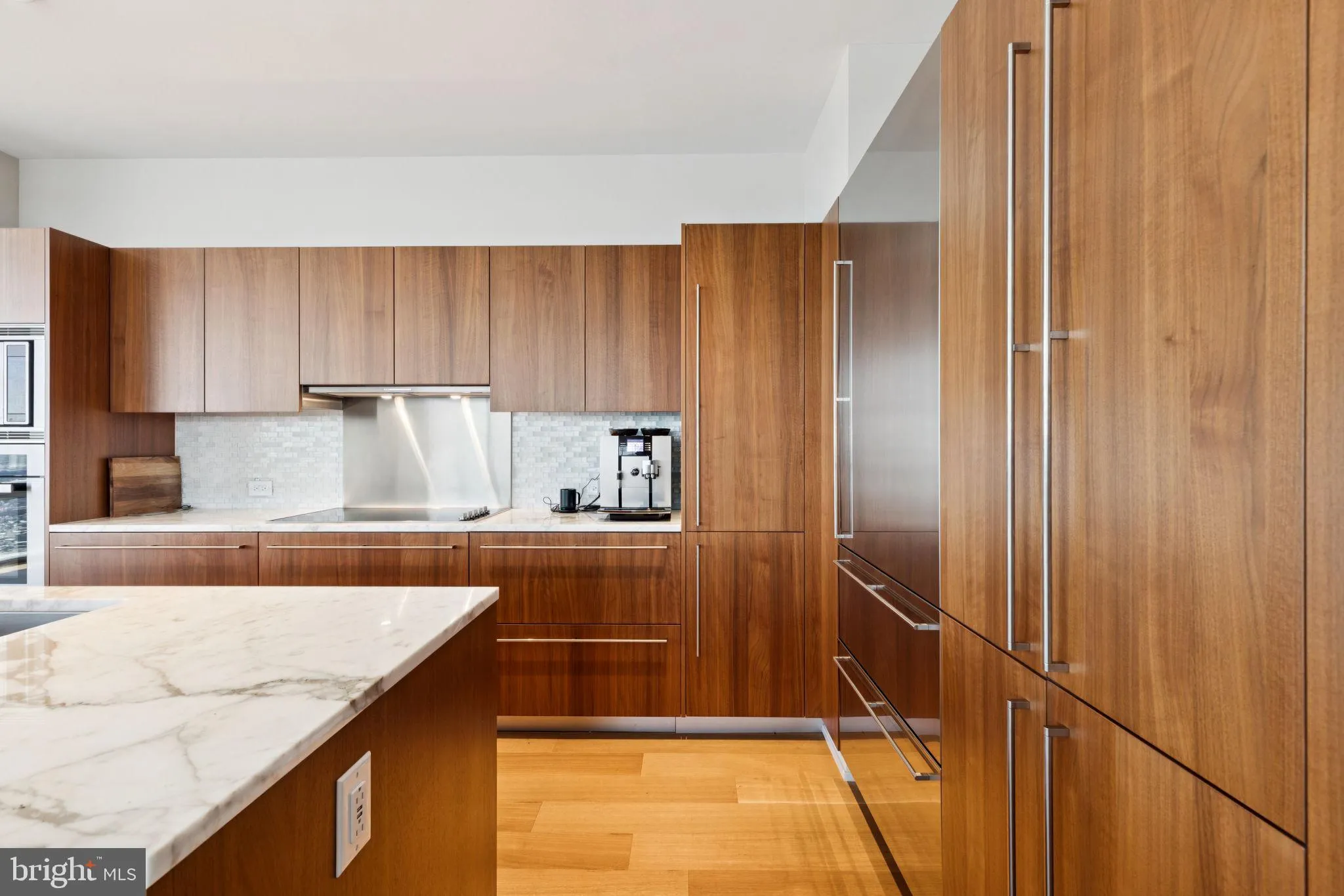 Philadelphia, Pennsylvania 19102, United States, 3 Bedrooms Bedrooms, ,4 BathroomsBathrooms,Residential,Active,206418