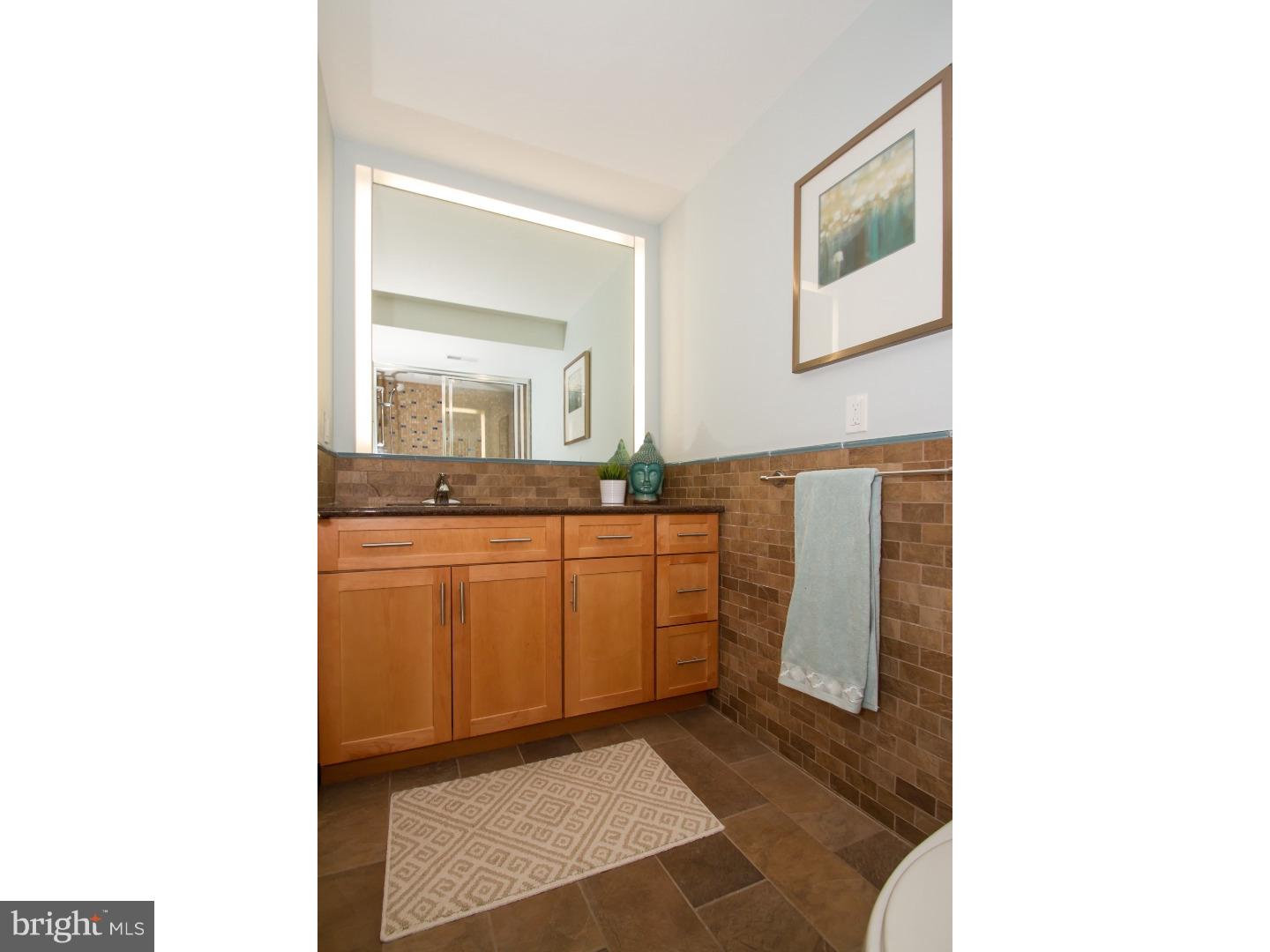 SOCIETY HILL - Residential