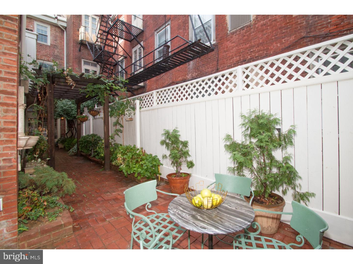 SOCIETY HILL - Residential