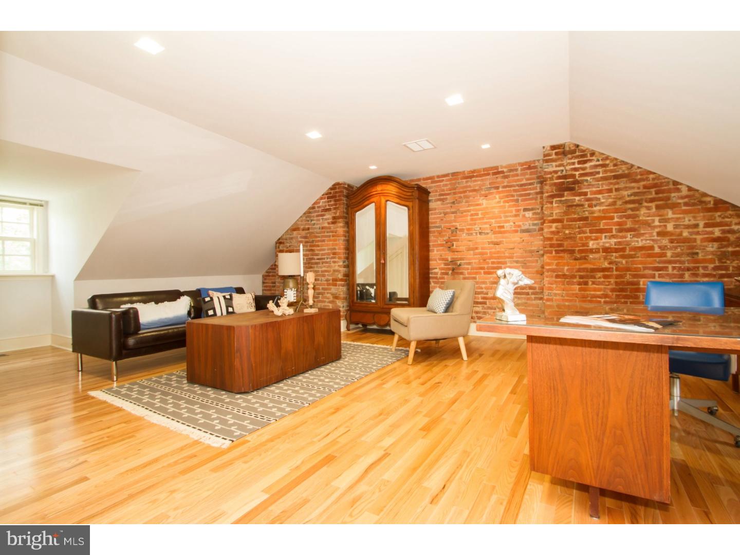 SOCIETY HILL - Residential