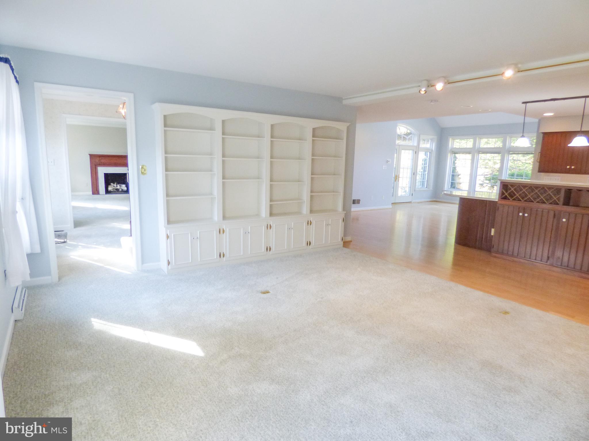 ARLINGTON WEST - Residential