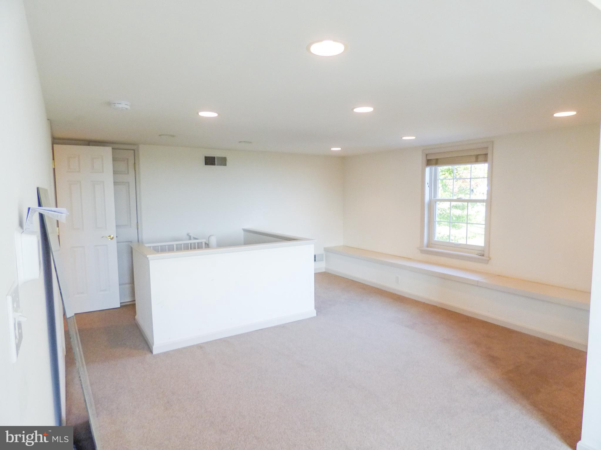 ARLINGTON WEST - Residential