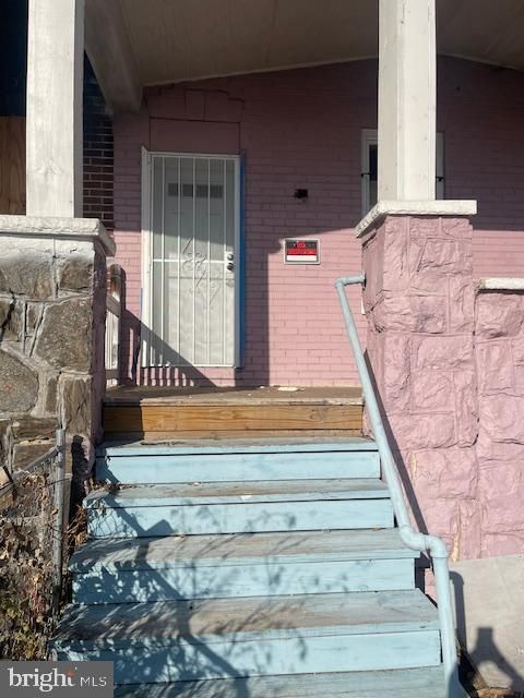 Townhouse For Sale - 2946 Edmondson Avenue<br/> BALTIMORE, MD 21223