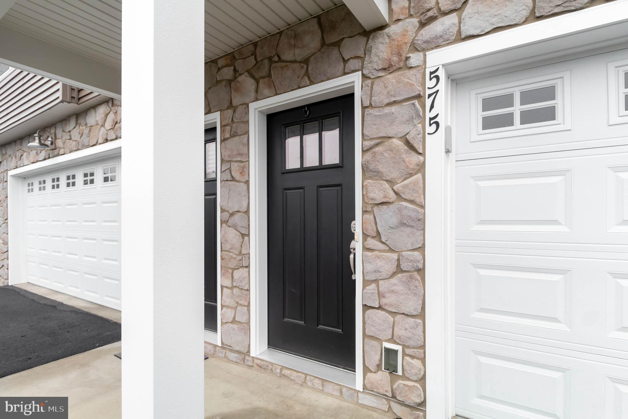 HANBURY COURT - Residential Lease