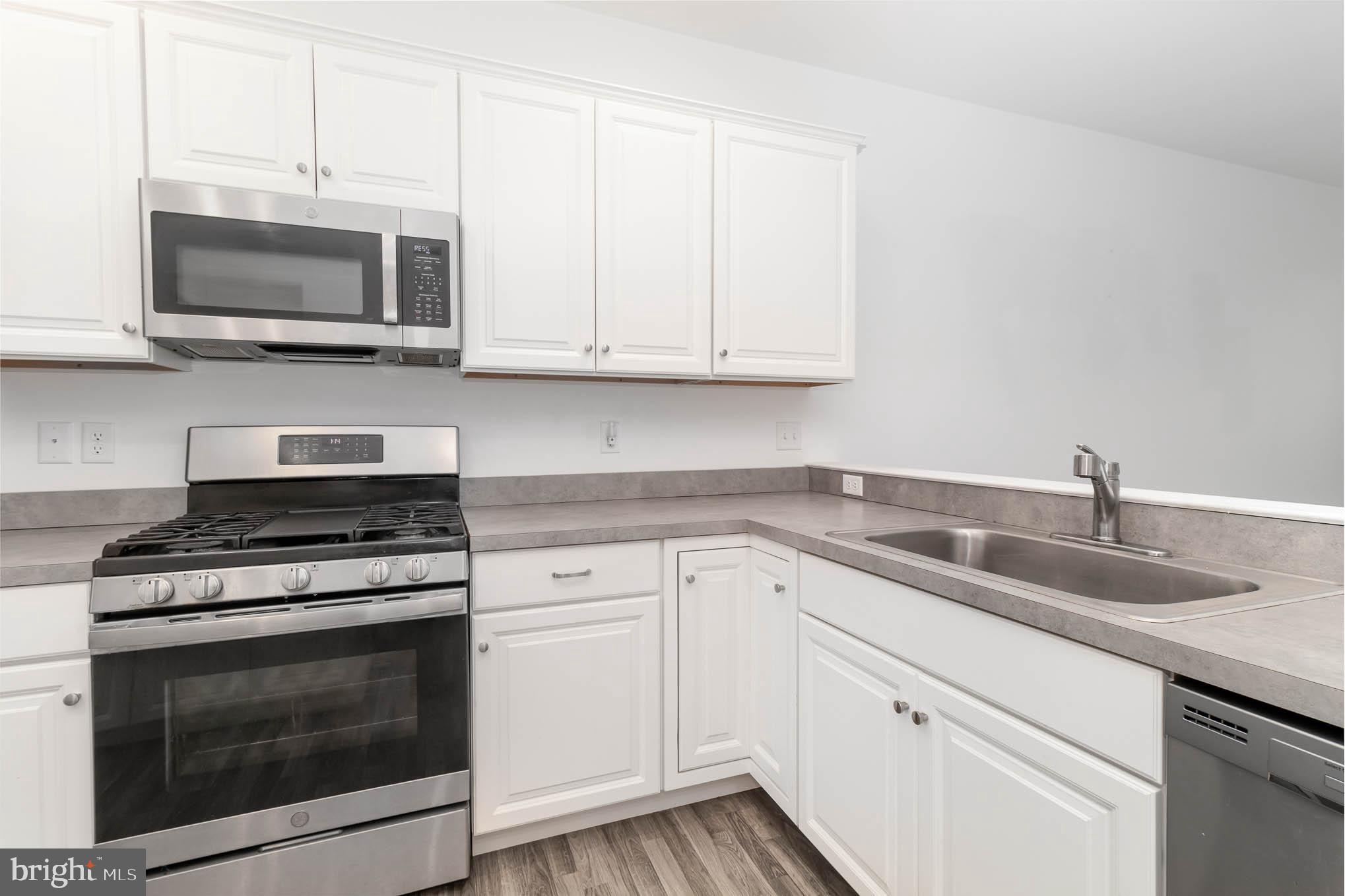 HANBURY COURT - Residential Lease