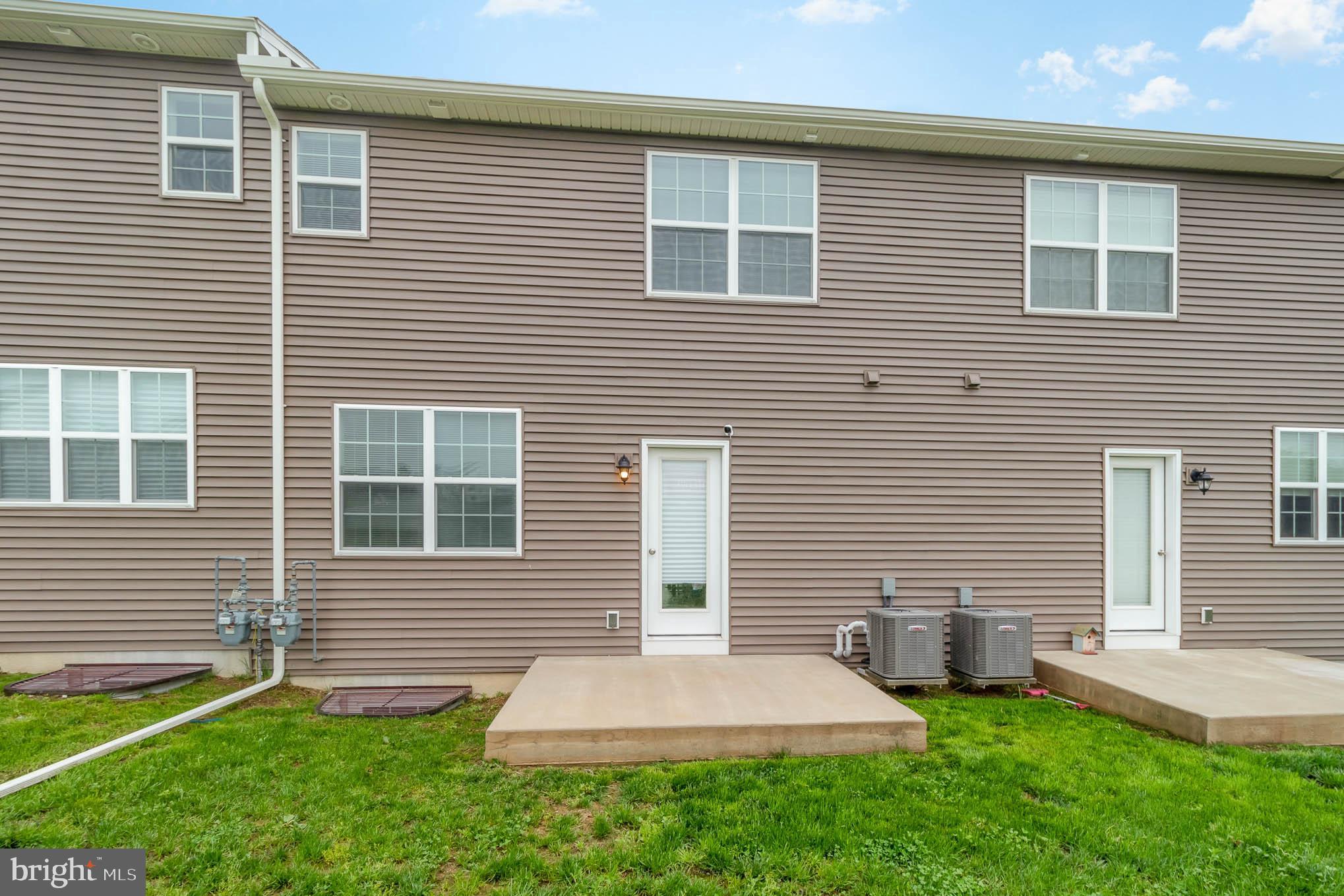 HANBURY COURT - Residential Lease