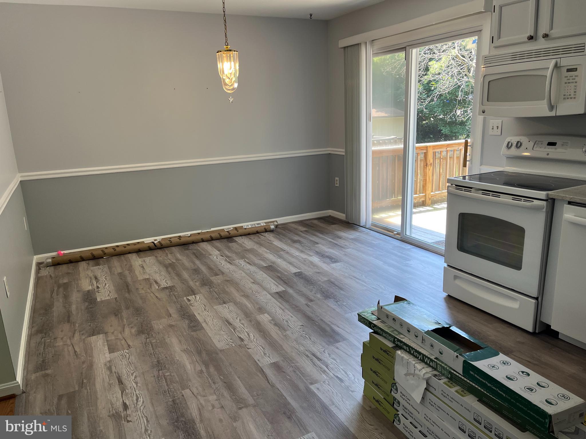 WINDY KNOLL - Residential