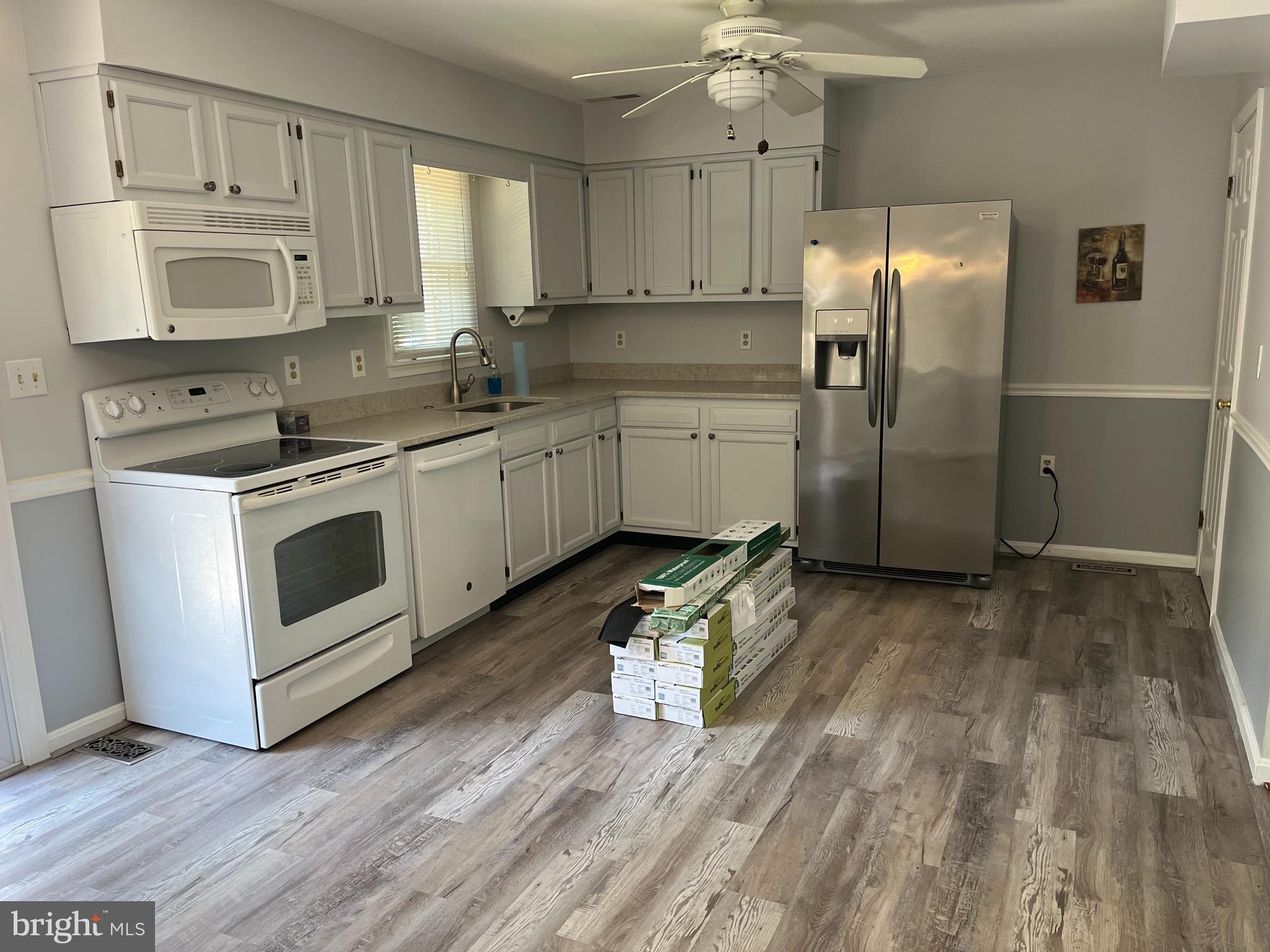 WINDY KNOLL - Residential