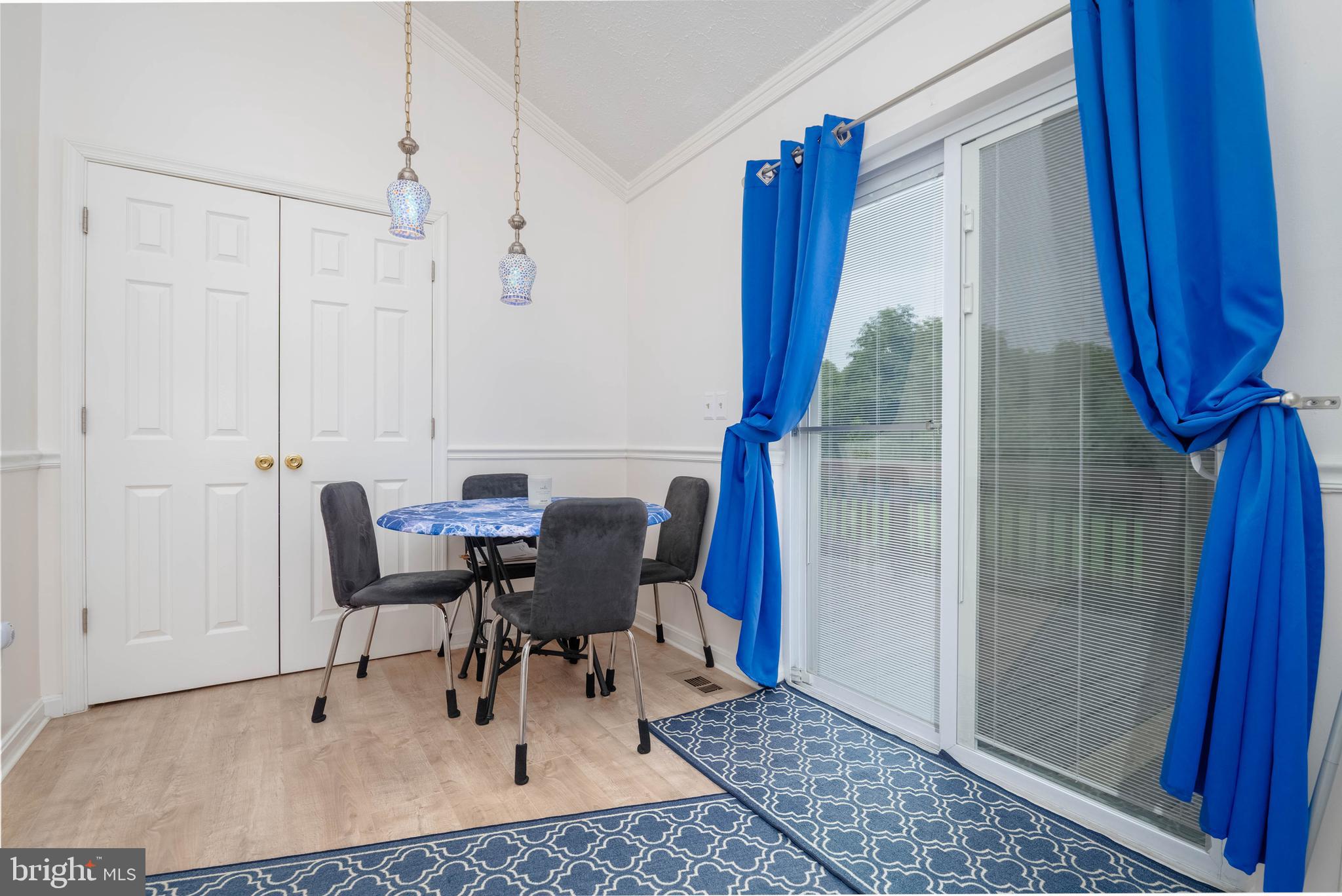 RIVERSIDE - Residential