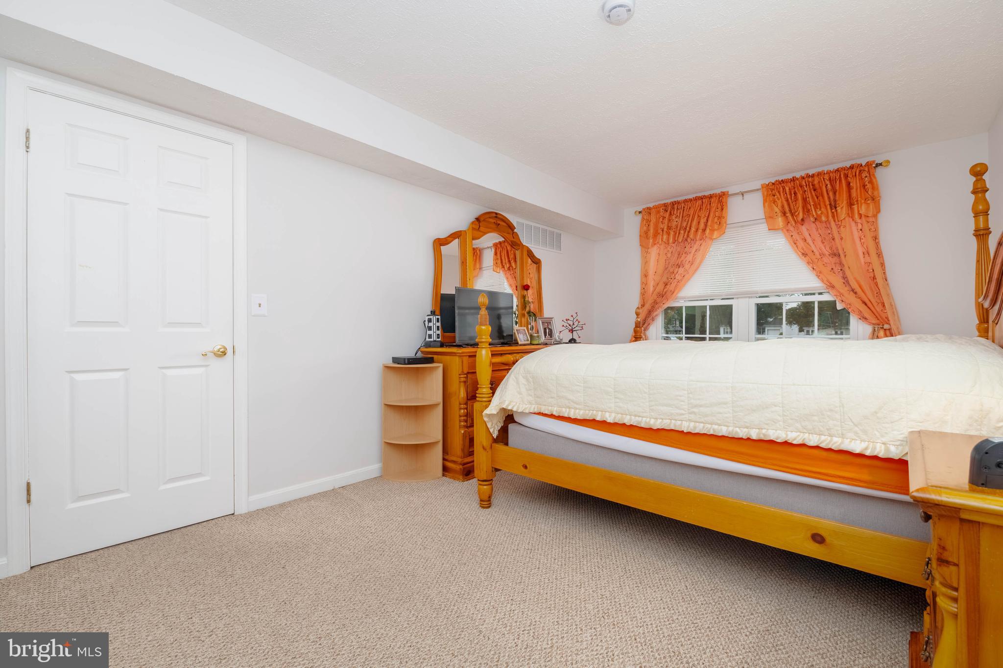 RIVERSIDE - Residential