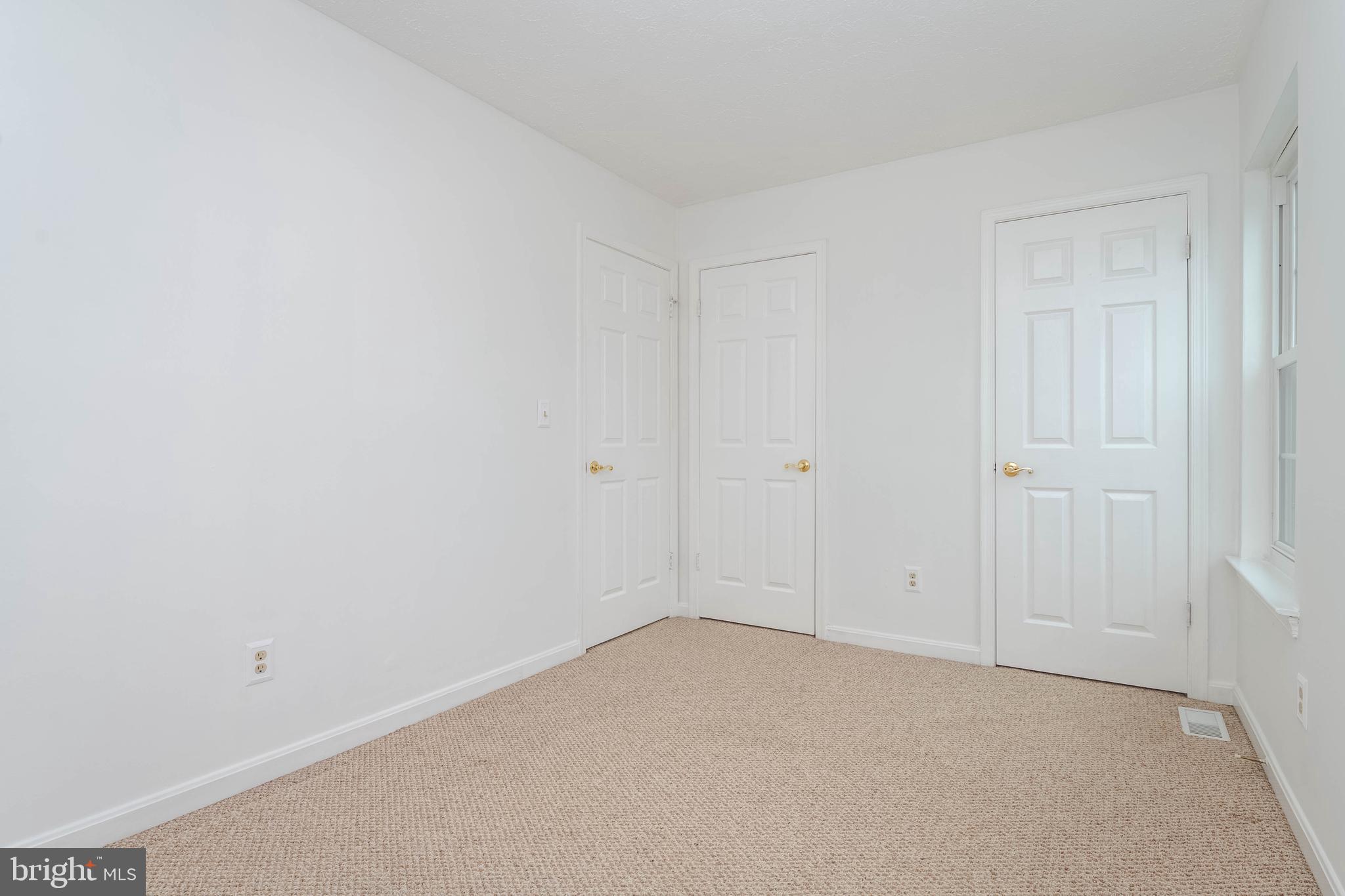 RIVERSIDE - Residential