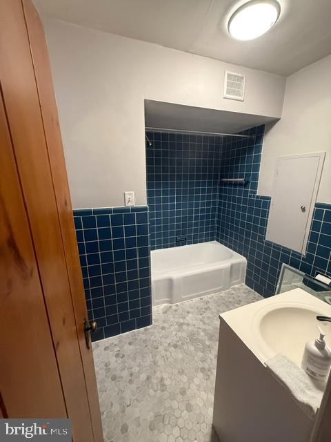 WHITE OAKS - Residential