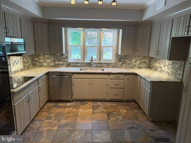 WHITE OAKS - Residential