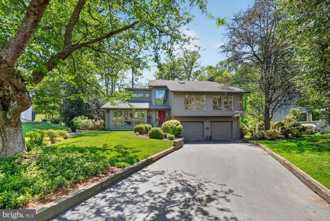 Photo of 9431 Talisman Drive, VIENNA, VA 22182 (MLS # VAFX2302600)