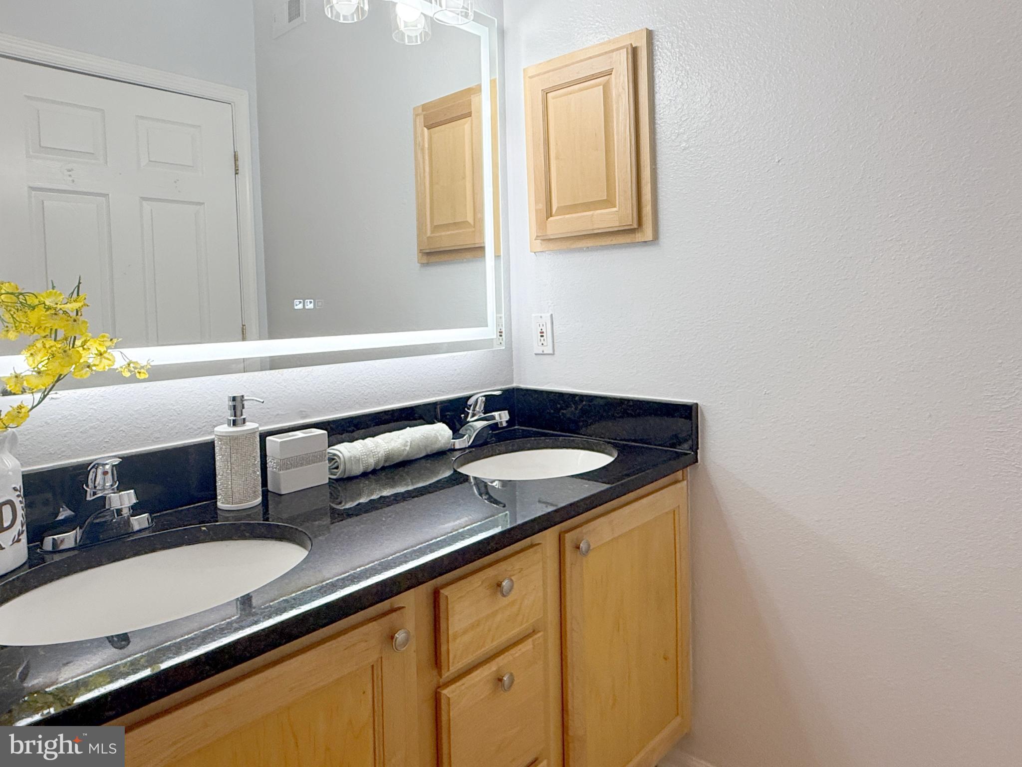 GATES OF MCLEAN - Residential