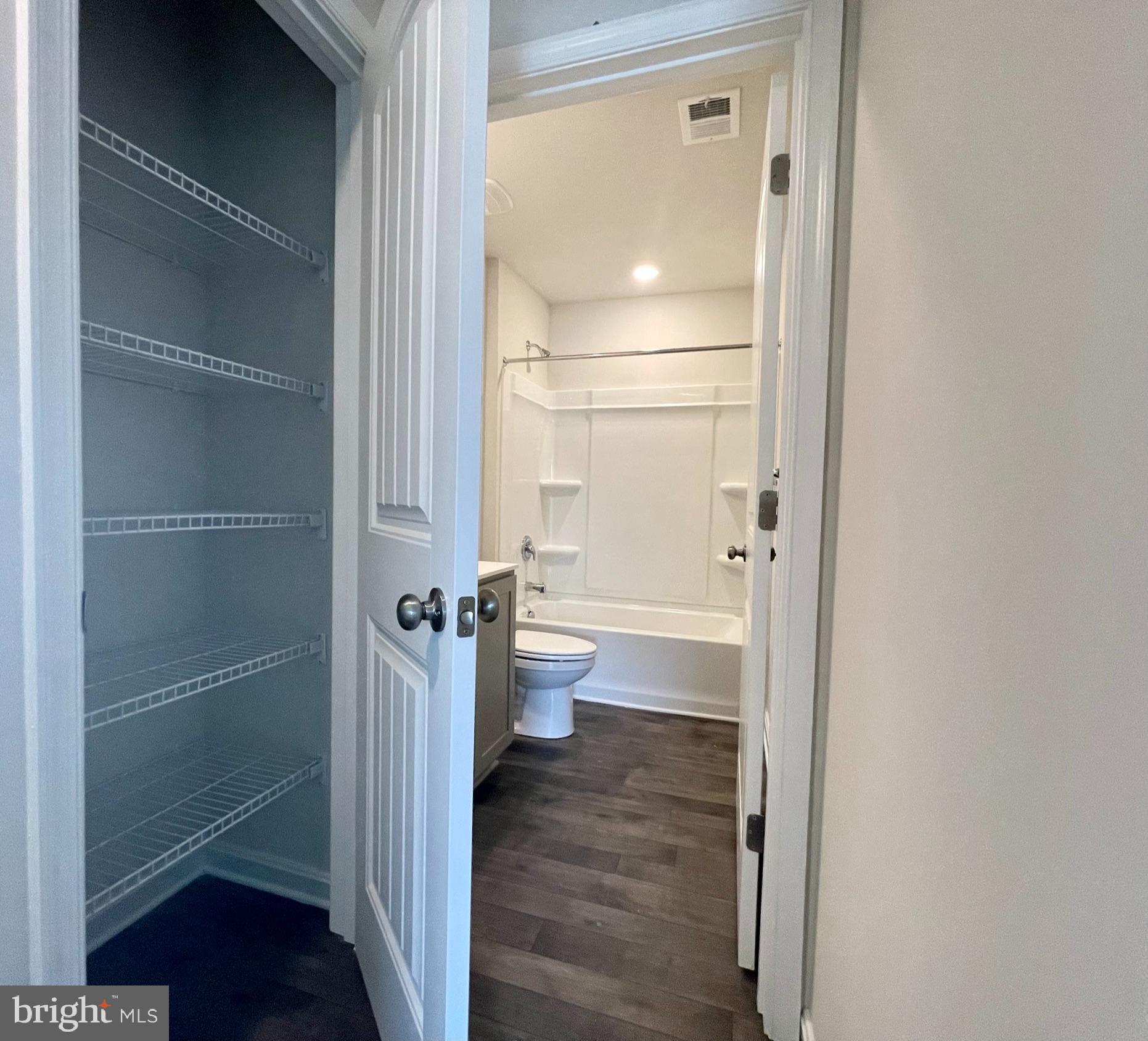 THE GRANARY AT DRAPER FARM - Residential