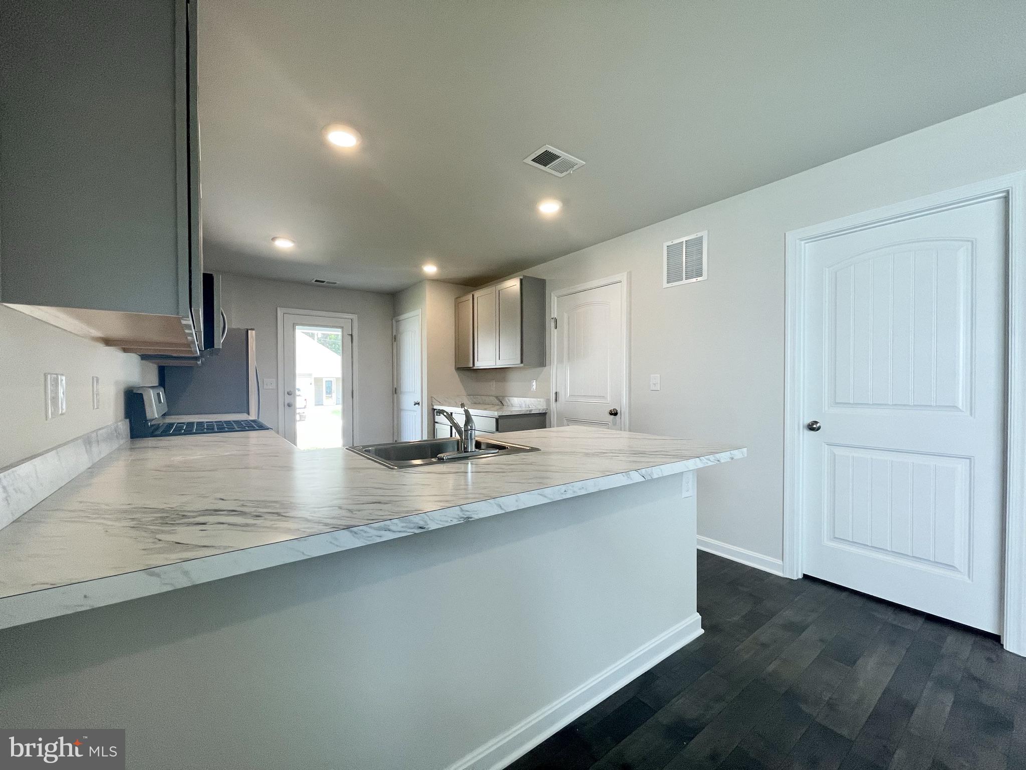 THE GRANARY AT DRAPER FARM - Residential